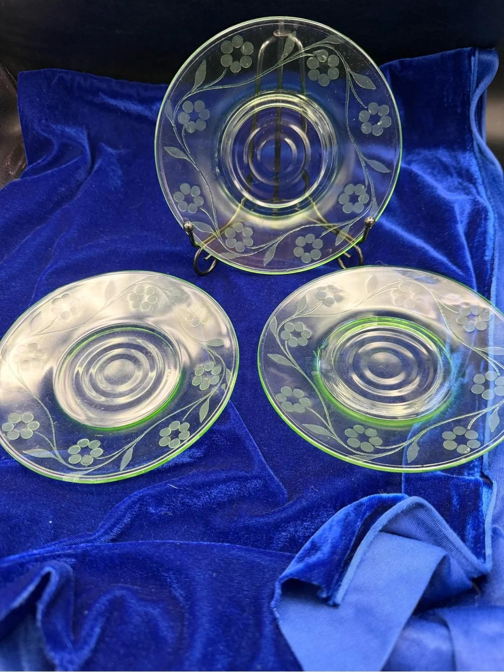 Vintage Floral Uranium Glass Dessert Plates - Green Set of 3